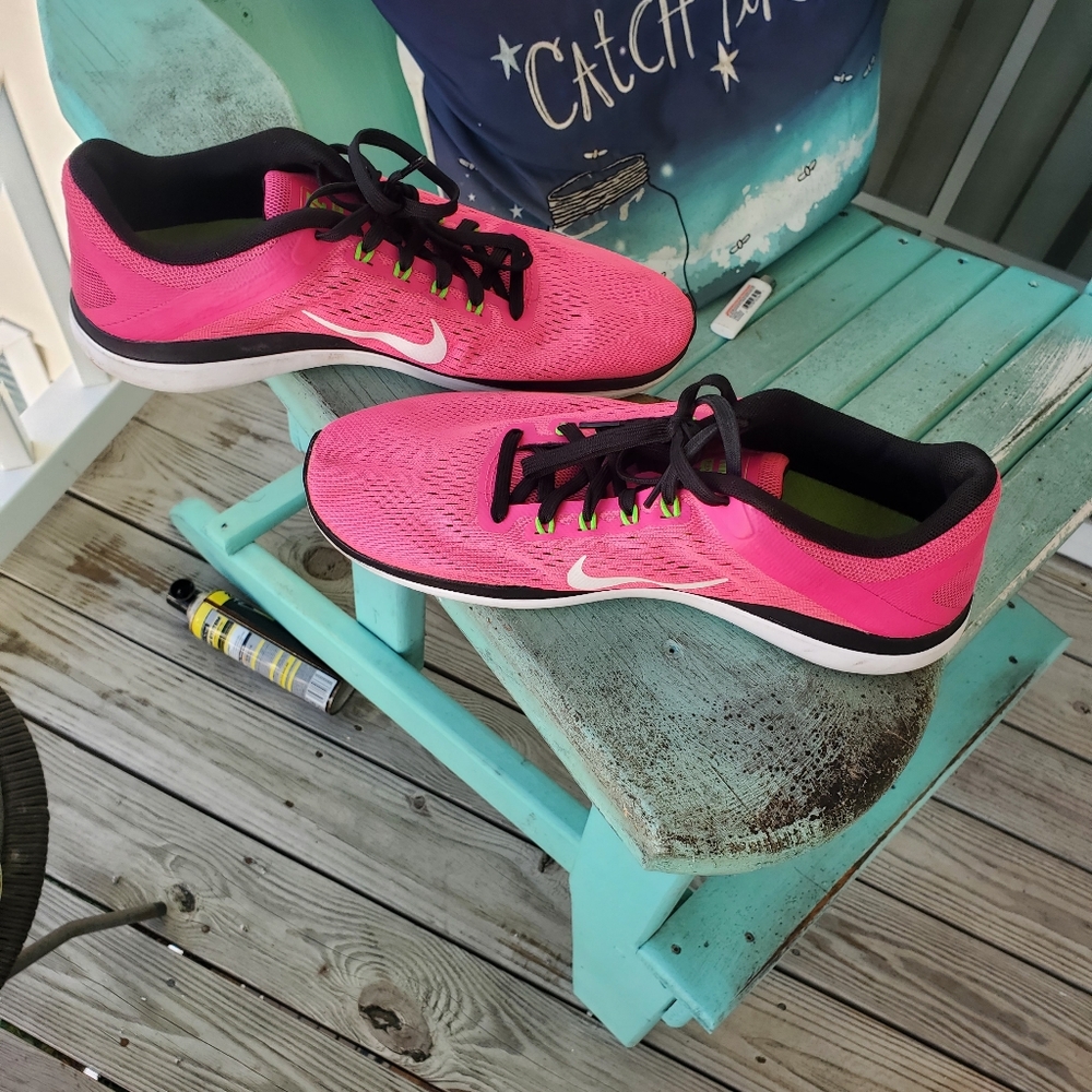 Nike flex shoes